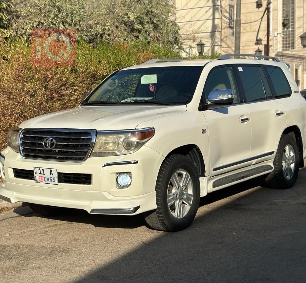 تۆیۆتا لاند کروزەر